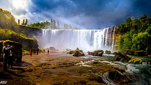 Archivo:Salto del Laja