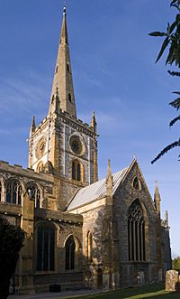 Archivo:Stratford upon Avon church SW