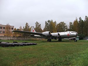 Archivo:TU-4-MONIN0