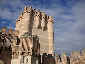 Archivo:Torre castillo de Coca (Segovia)
