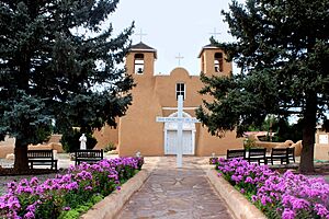 Archivo:2014.08.04-Ranchos de Taos.NM USA - San Francisco de Assisi Mission Church (26)