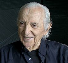 655446-artiste-pierre-soulages (cropped).jpg