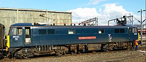 Archivo:86101 'Sir William A Stanier FRS' at Crewe - 2nd April 2016