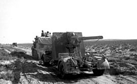Archivo:Bundesarchiv Bild 101I-444-1672-04, Nordafrika, Transport eines Flak-Geschützes