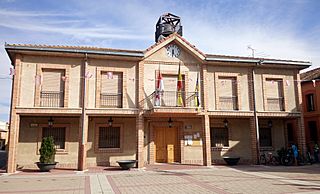 Casa consistorial de Navalmanzano.jpg