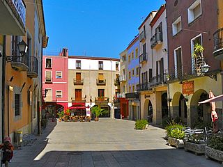 Castelló d'Empúries, plaça dels Homes - panoramio.jpg