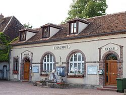 Chaumot-FR-89-mairie-03.jpg