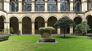 Archivo:Claustro de San Andrés. Bilbao