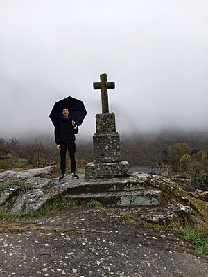 Archivo:Cruz de encima de la Ermita