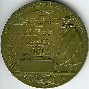 Archivo:Ecole polyth medaille centenaire