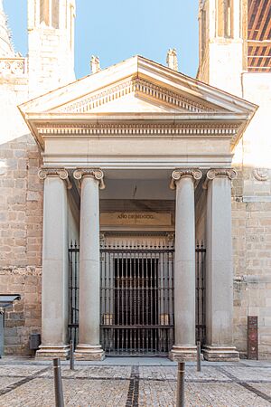 Archivo:FP Toledo Cathedral 2025 - Puerta Llana
