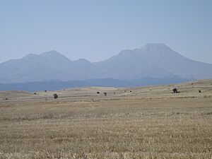 Archivo:HASAN DAĞI - panoramio