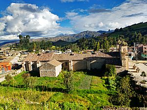 Archivo:Iglesia Colonial San Juan Bautista Acobamba