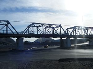Archivo:Puente plateado