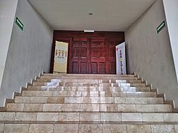 Archivo:Puerta de Acceso a la Sala Principal del Teatro Francisco I. Madero de Tuxtla Gutiérrez
