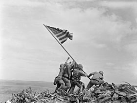 Archivo:Raising the Flag on Iwo Jima, larger - edit1