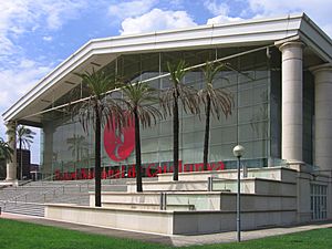 Archivo:Teatre Nacional de Catalunya, Bofill