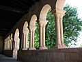 Yela, arcos de la iglesia