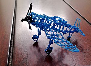 Archivo:3Doodler Corsair on Coffee Table Cropped FRD 2053