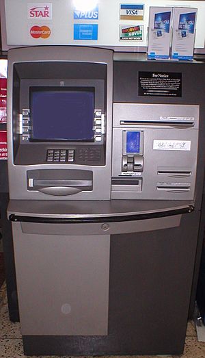 Archivo:ATM 750x1300