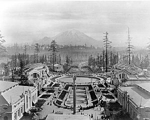 Archivo:Alaska Yukon Pacific Exposition - Rainier Vista