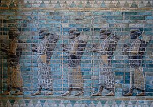Archivo:Archer frieze Louvre AOD487