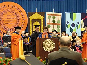 Archivo:Billy Joel Doctorate SU