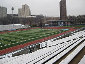 Archivo:Columbia Soccer Stadium (WTM NewYorkDolls 008)