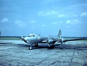 Archivo:Douglas VC-54C Sacred Cow, circa in 1947 (176246706)