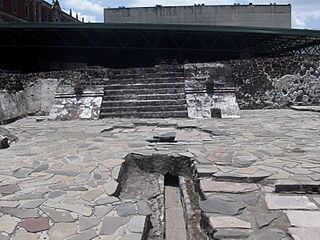 Entrada a la Casa de las águilas.jpg