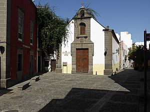 Archivo:Ermita y plaza de San Antonio Abad, donde rezó Colón, en Las Palmas de Gran Canaria, España