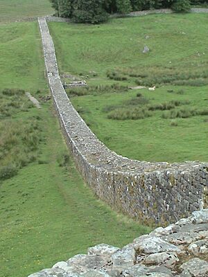 Archivo:Hadrian's wall2