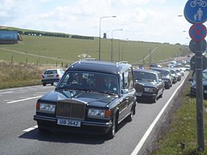 Archivo:Henry Allingham Funeral Procession 01