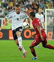Archivo:Lukas Podolski - Nani 20120609