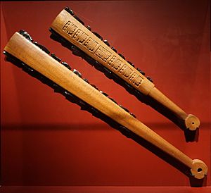 Archivo:Macuahuitl (DSC07972a)
