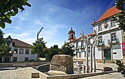 Monumento a Fernão de Magalhães - Sabrosa (cropped).jpg