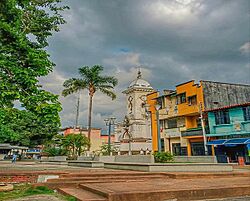 Plaza Bolivar ( San Juan de Colón).jpg