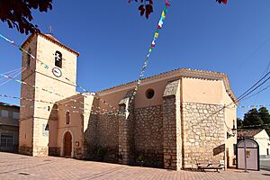 Archivo:Pozo-Lorente, Iglesia, 01