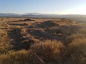 Archivo:Ruins on top of Monte Cantabria Logrono 2