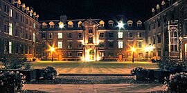 St Catharine's College, Cambridge (night).jpg