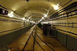 Archivo:The mainTunel in Fort Schoenenbourg