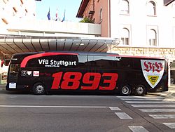 Archivo:VfB Stuttgart - official team bus