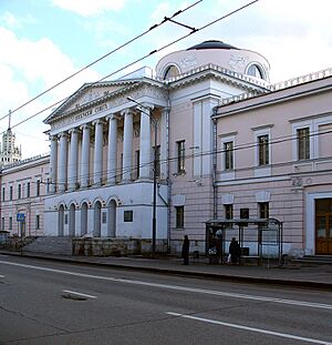 Archivo:Wiki Solyanka Opekunsky Sovet by Giliardi and Grigoriev