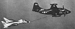 Archivo:AJ-2 refuel F7U-3 VX-3 2NAN9-55