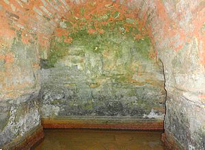 Archivo:Acueducto romano de Huelva - galería
