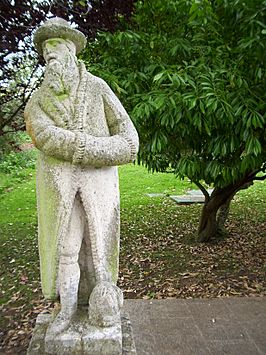 Estatua alegórica del inverno en el estanque del pazo de Lóngora
