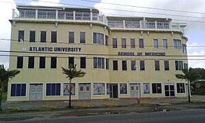 Archivo:AtlanticUniversitySchoolOfMedicine-2April2016