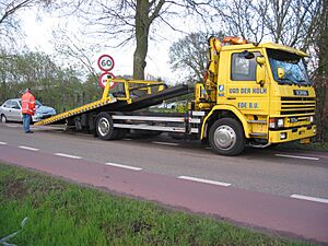 Archivo:Bergingstruck (tow truck)