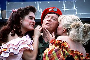 Archivo:Brooke Shields, Bob Hope and Barbara Mandrell