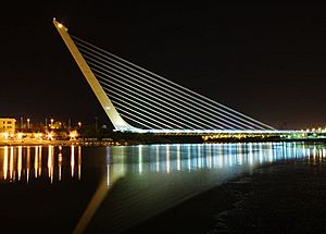 Archivo:Calatrava Puente del Alamillo Seville